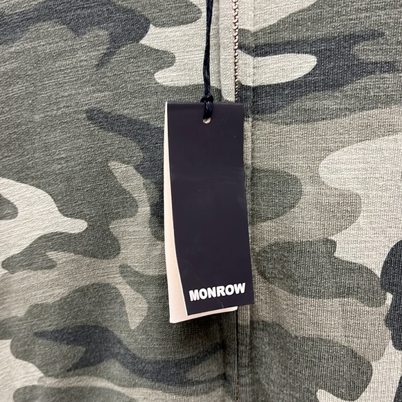 Monrow X Revolve Urban Zip Hoodie in Light Olive S NEW - Picture 7 of 7